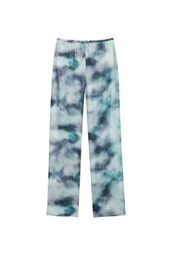 Tie-dye joggers offers at 179 Dhs in Pull & Bear