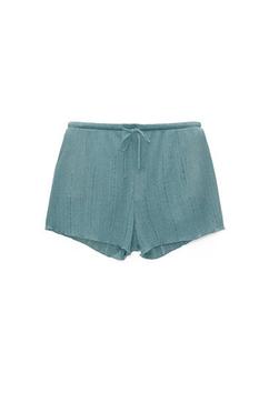 Cutwork shorts offers at 99 Dhs in Pull & Bear