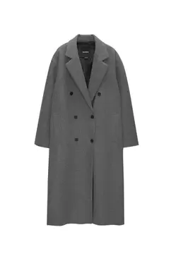 Long felt texture coat offers at 369 Dhs in Pull & Bear