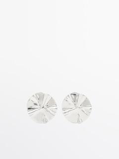 Earrings with textured piece detail offers at 299 Dhs in Massimo Dutti