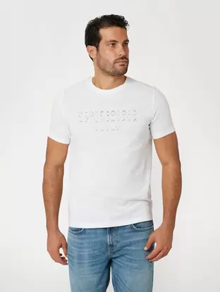 Front logo t-shirt offers at 15 Dhs in Guess