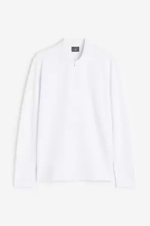 تي-شيرت بولو بقصّة سلِم offers at 90 Dhs in H&M